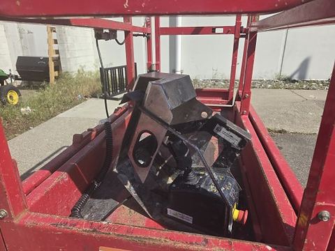 2017 MEC MICRO 19 Scissor Lift 18-19' Electric 60" Length