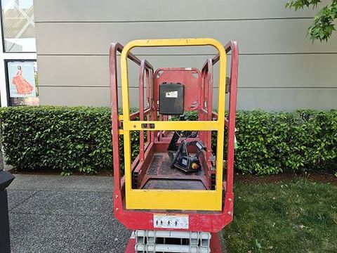 2017 MEC MICRO 19 Scissor Lift 18-19' Electric 60" Length