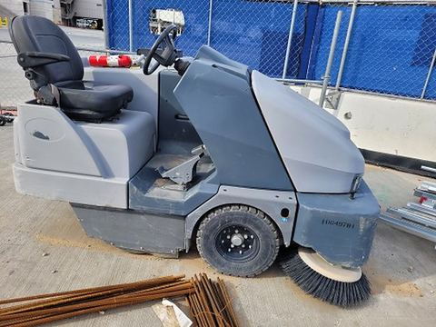 2017 NILFISK SW8000 Sweeper Ride On Pick Up 67" And Larger