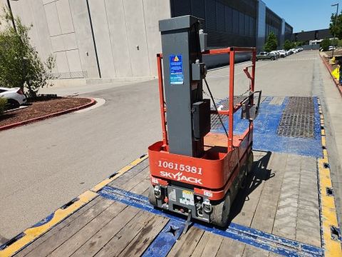 2017 SKYJACK SJ12 Vertical Lift 12' Elec Self Propelled