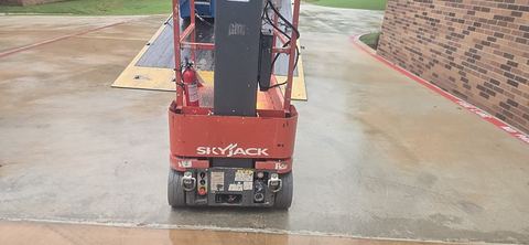 2017 SKYJACK SJ12 Vertical Lift 12' Elec Self Propelled