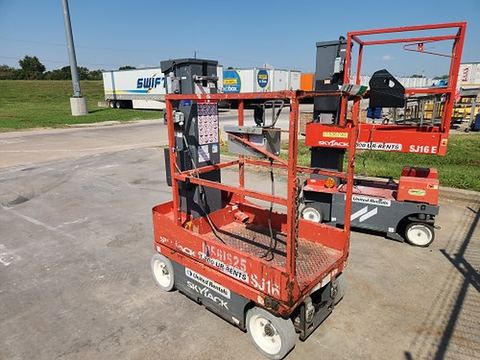 2017 SKYJACK SJ16 Vertical Lift 15' Elec Self Propelled