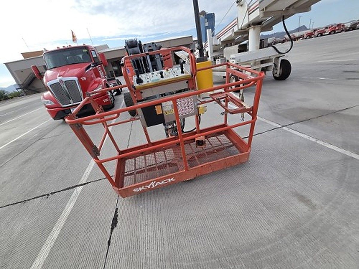 SKYJACK SJ46AJ photo 3