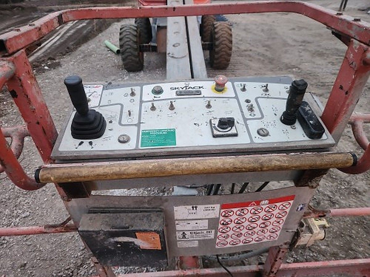 SKYJACK SJ61T photo 9