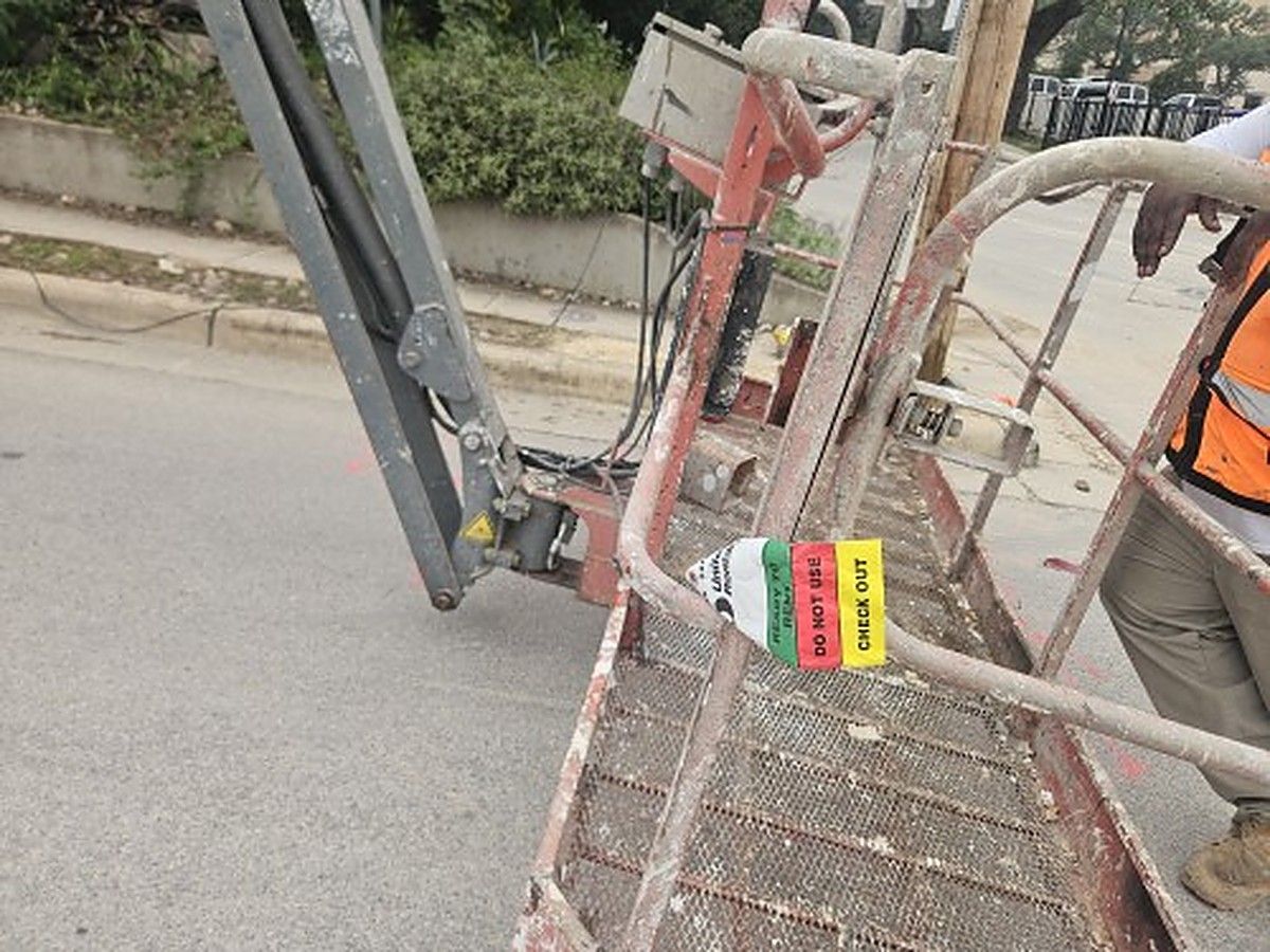 SKYJACK SJ66T photo 5