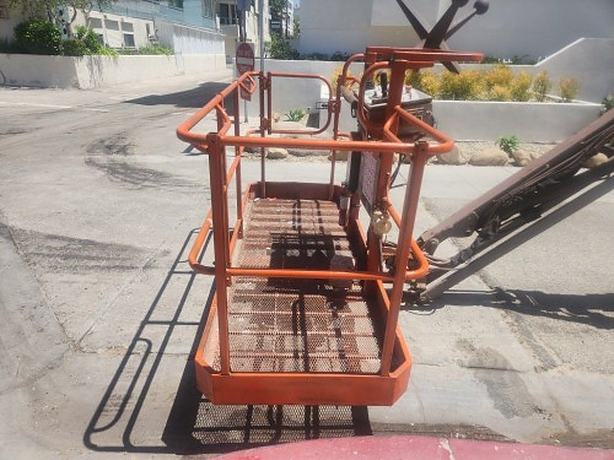 SKYJACK SJ66T photo 5