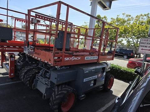 2017 SKYJACK SJ6826RT Scissor Lift 25-27' Ic 4Wd