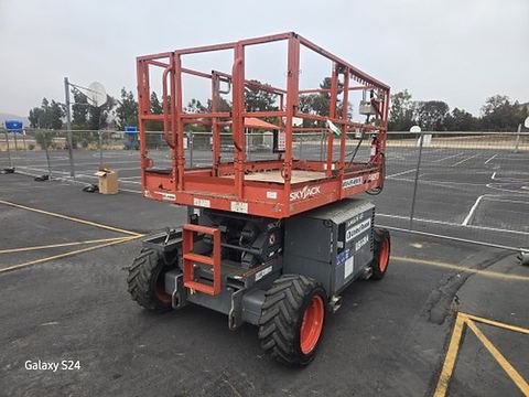 2017 SKYJACK SJ6826RT Scissor Lift 25-27' Ic 4Wd