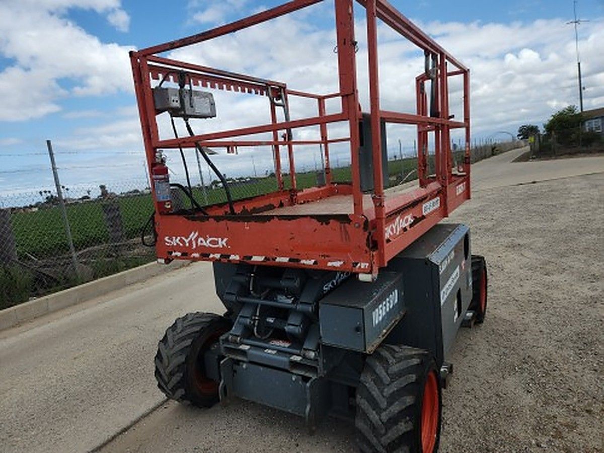 SKYJACK SJ6826RT photo 2