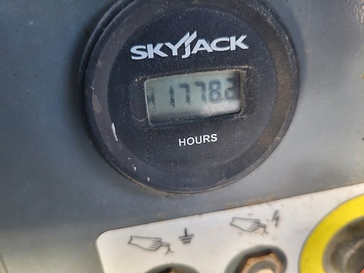 SKYJACK SJ6826RT photo 10