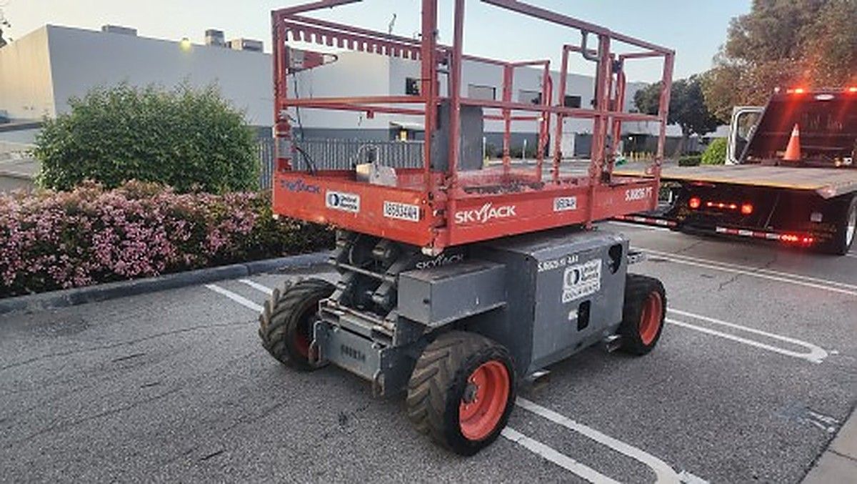 SKYJACK SJ6826RT photo 2