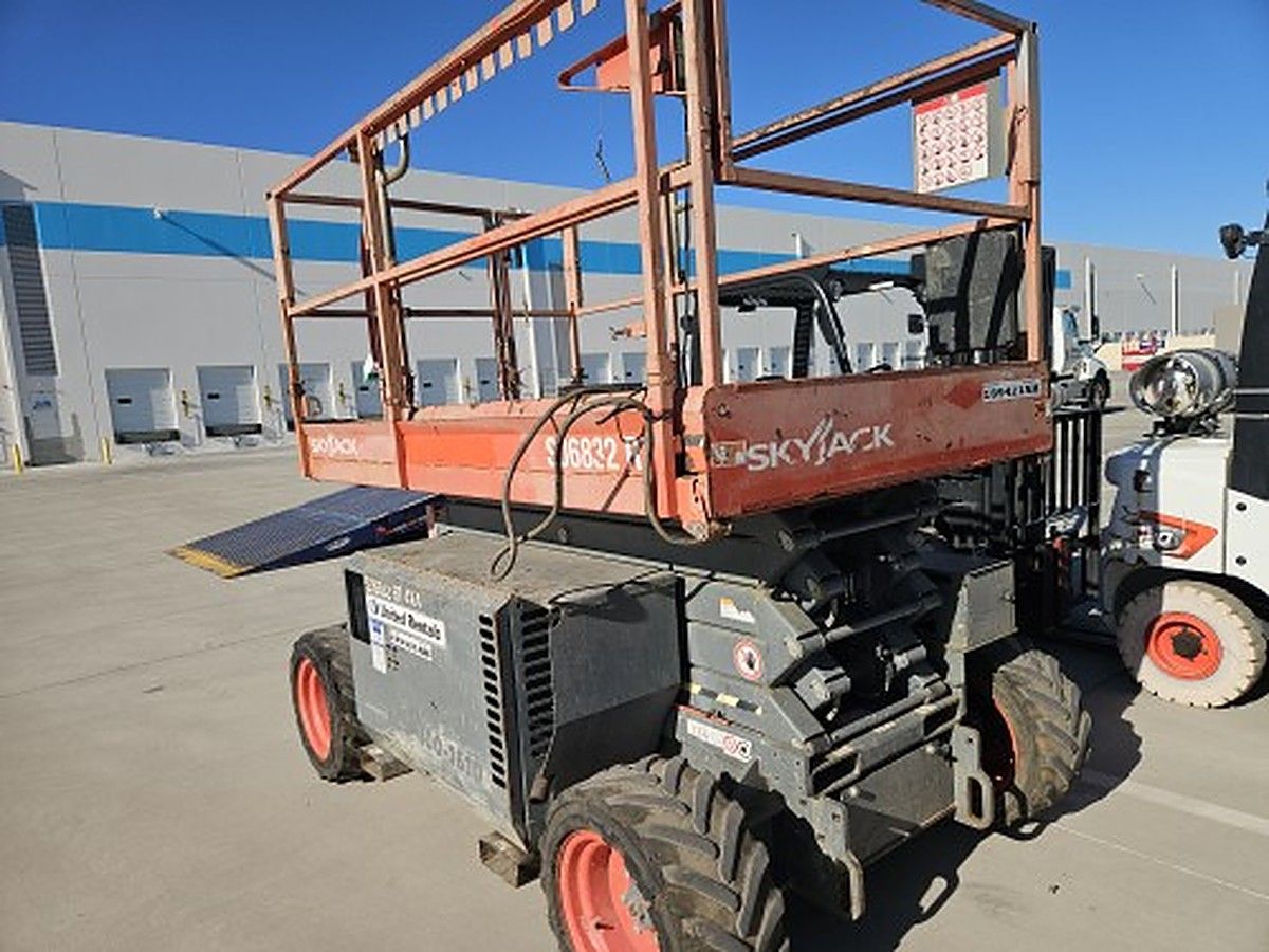 SKYJACK SJ6832RT photo 2