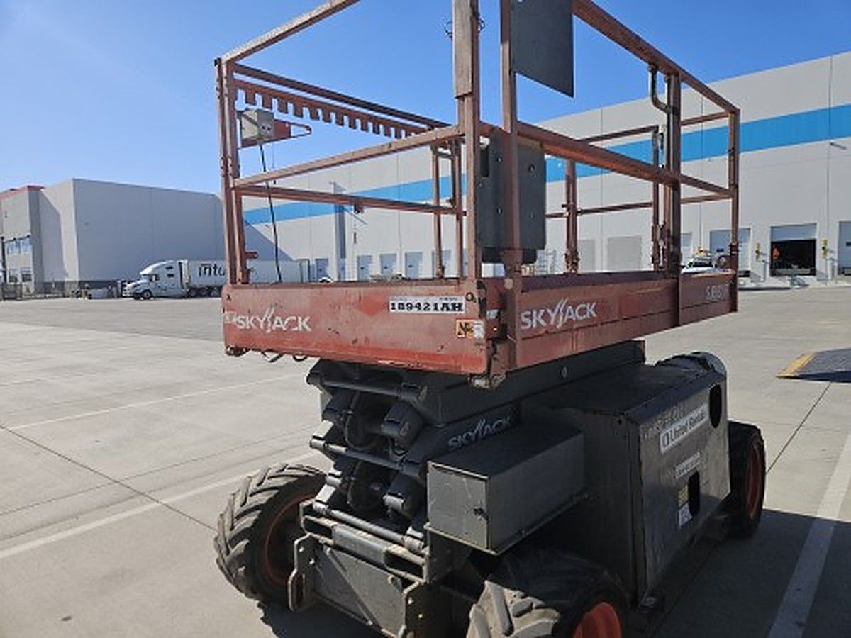 SKYJACK SJ6832RT photo 3