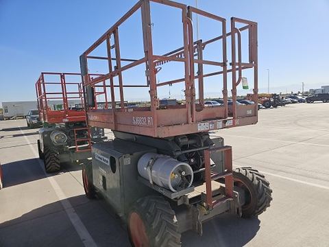 2017 SKYJACK SJ6832RT Scissor Lift 30-35' Ic 4Wd