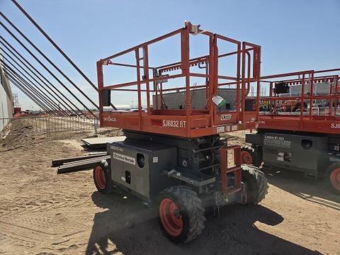 2017 SKYJACK SJ6832RT Scissor Lift 30-35' Ic 4Wd