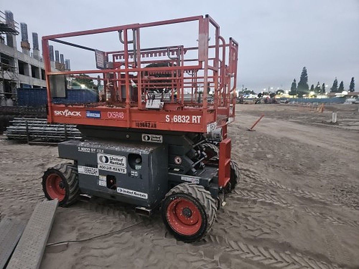 SKYJACK SJ6832RT photo 4