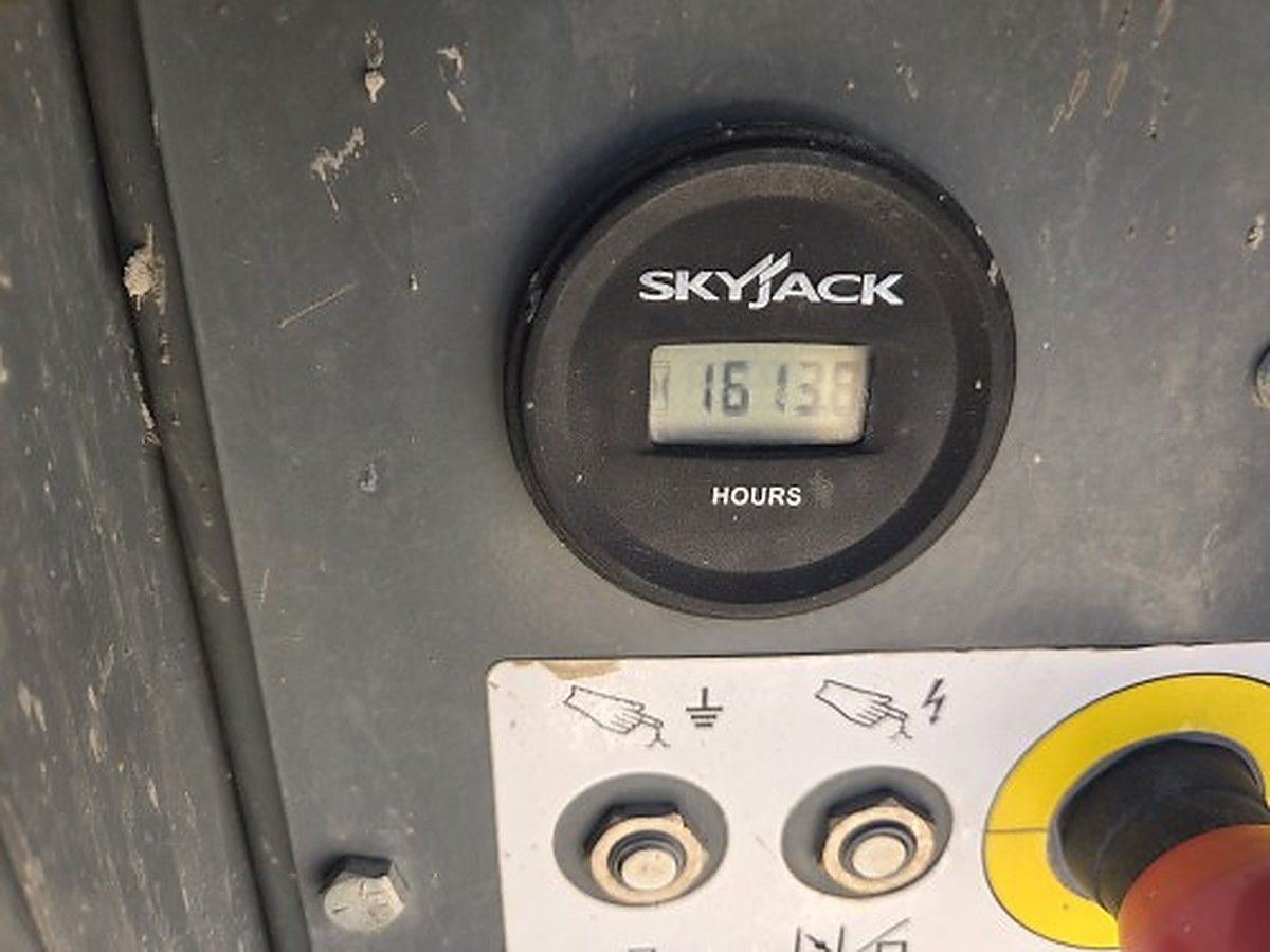 SKYJACK SJ6832RT photo 12