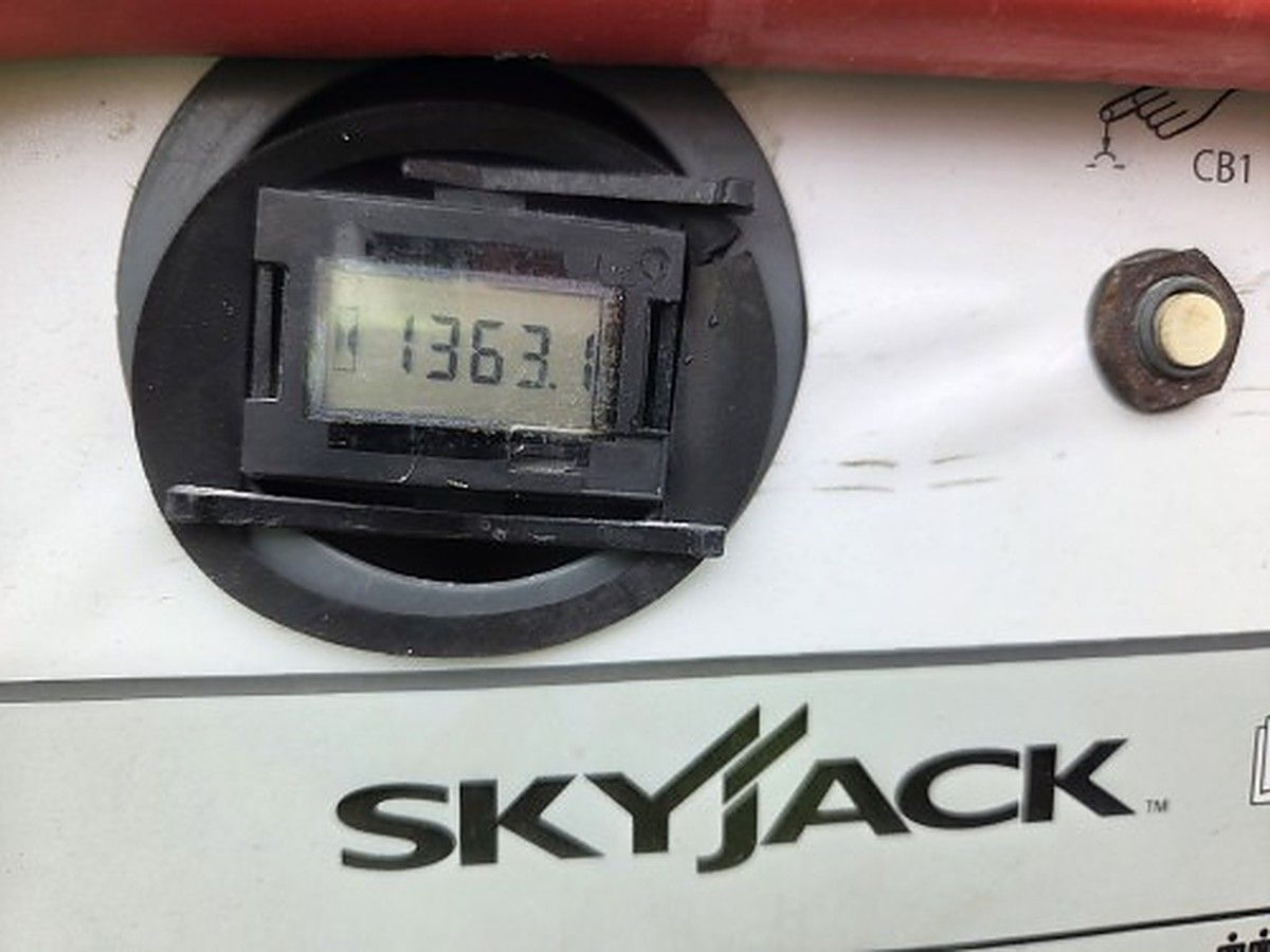 SKYJACK SJ82T photo 15