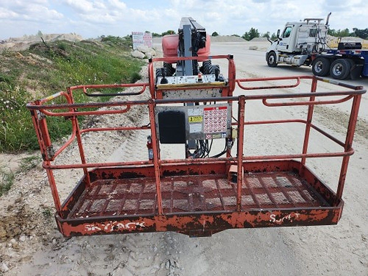 SKYJACK SJ86T photo 3