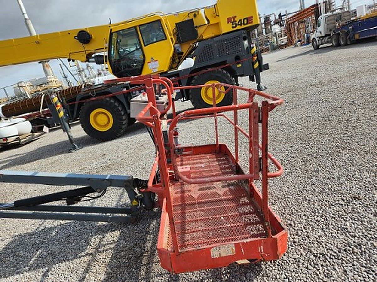 SKYJACK SJ86T photo 5