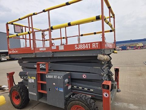 2017 SKYJACK SJ8841RT Scissor Lift 36-49' Ic 4Wd