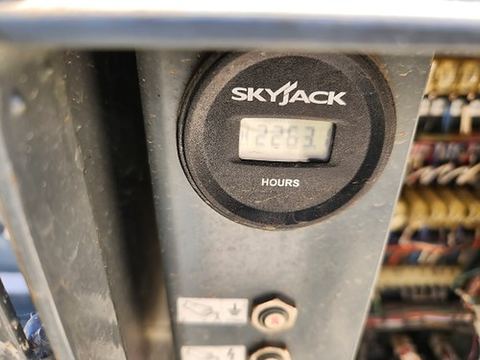 2017 SKYJACK SJ8841RT Scissor Lift 36-49' Ic 4Wd