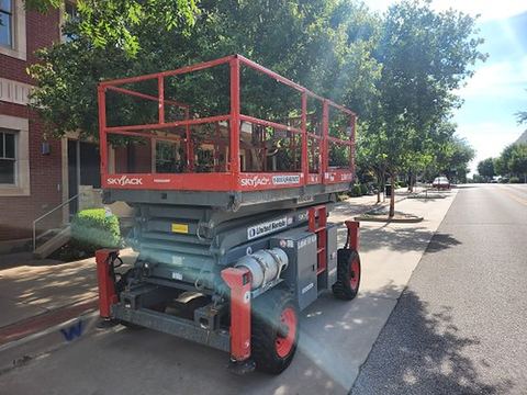 2017 SKYJACK SJ8841RT Scissor Lift 36-49' Ic 4Wd