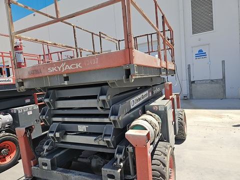 2017 SKYJACK SJ8841RT Scissor Lift 36-49' Ic 4Wd