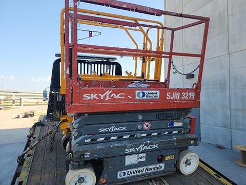 2017 SKYJACK SJIII3219 Scissor Lift 19' Electric