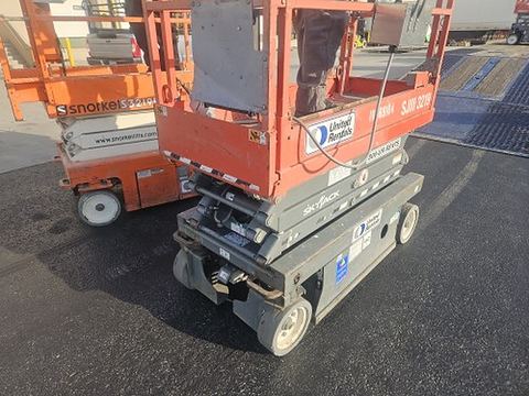 2017 SKYJACK SJIII3219 Scissor Lift 19' Electric