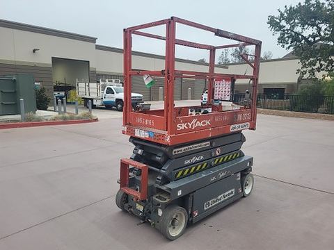 2017 SKYJACK SJIII3219 Scissor Lift 19' Electric