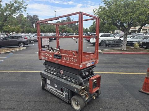 2017 SKYJACK SJIII3219 Scissor Lift 19' Electric