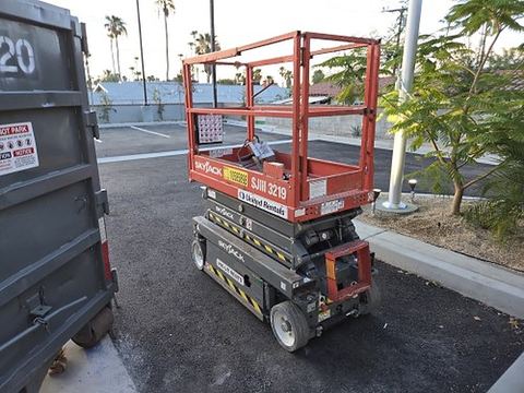 2017 SKYJACK SJIII3219 Scissor Lift 19' Electric