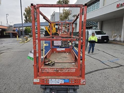 2017 SKYJACK SJIII3219 Scissor Lift 19' Electric