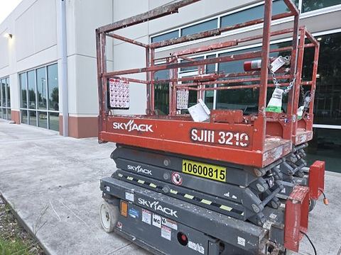 2017 SKYJACK SJIII3219 Scissor Lift 19' Electric