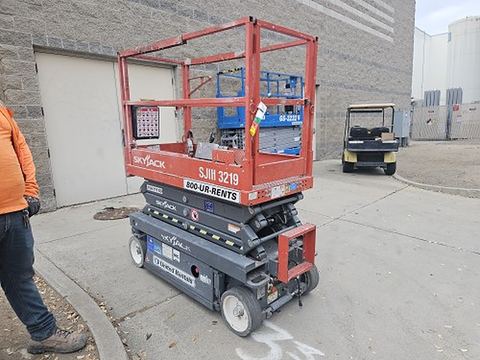 2017 SKYJACK SJIII3219 Scissor Lift 19' Electric
