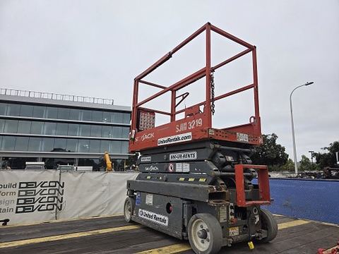 2017 SKYJACK SJIII3219 Scissor Lift 19' Electric