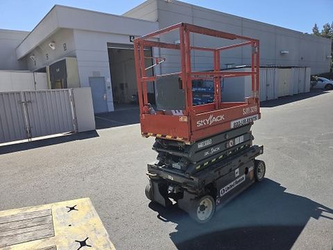 2017 SKYJACK SJIII3219 Scissor Lift 19' Electric