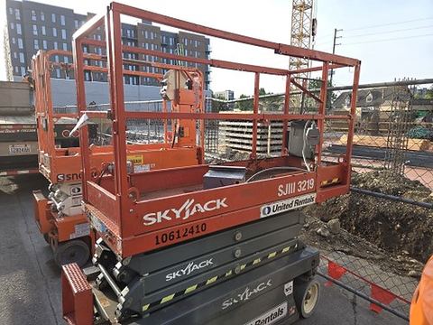 2017 SKYJACK SJIII3219 Scissor Lift 19' Electric