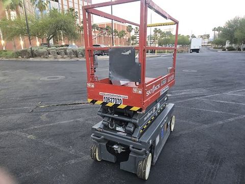 2017 SKYJACK SJIII3219 Scissor Lift 19' Electric