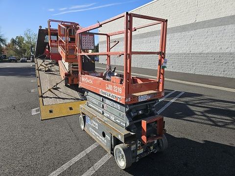 2017 SKYJACK SJIII3219 Scissor Lift 19' Electric