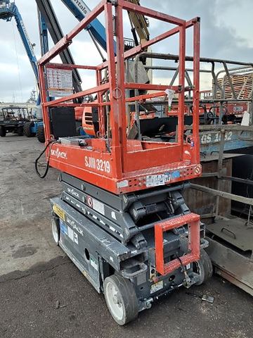 2017 SKYJACK SJIII3219 Scissor Lift 19' Electric