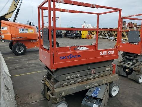 2017 SKYJACK SJIII3219 Scissor Lift 19' Electric
