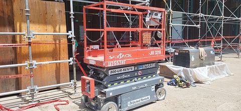 2017 SKYJACK SJIII3219 Scissor Lift 19' Electric