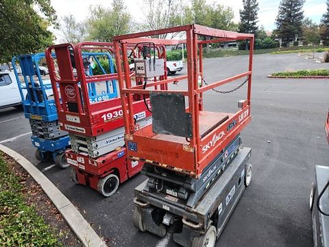 2017 SKYJACK SJIII3219 Scissor Lift 19' Electric
