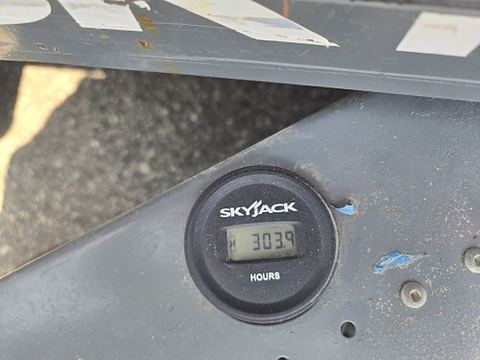 2017 SKYJACK SJIII3219 Scissor Lift 19' Electric