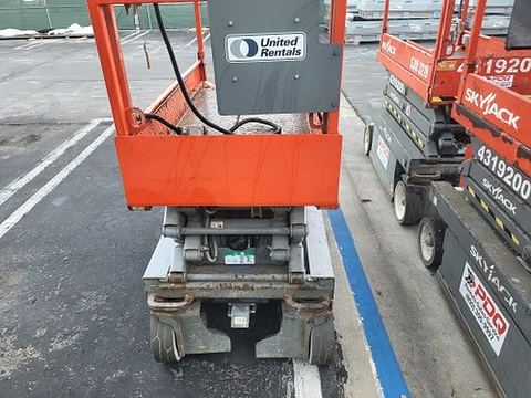 2017 SKYJACK SJIII3219 Scissor Lift 19' Electric
