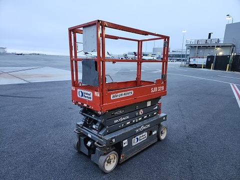 2017 SKYJACK SJIII3219 Scissor Lift 19' Electric