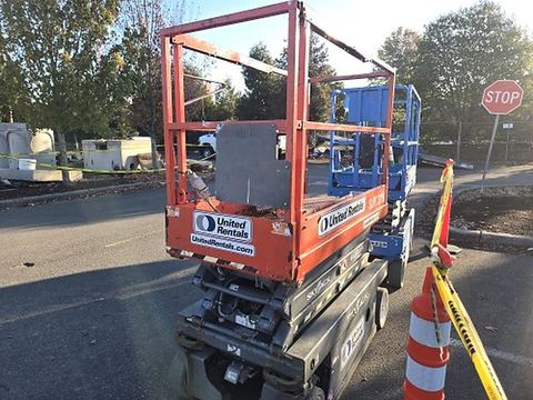 2017 SKYJACK SJIII3219 Scissor Lift 19' Electric