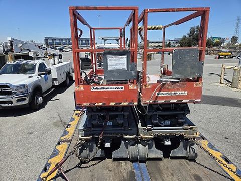 2017 SKYJACK SJIII3219 Scissor Lift 19' Electric